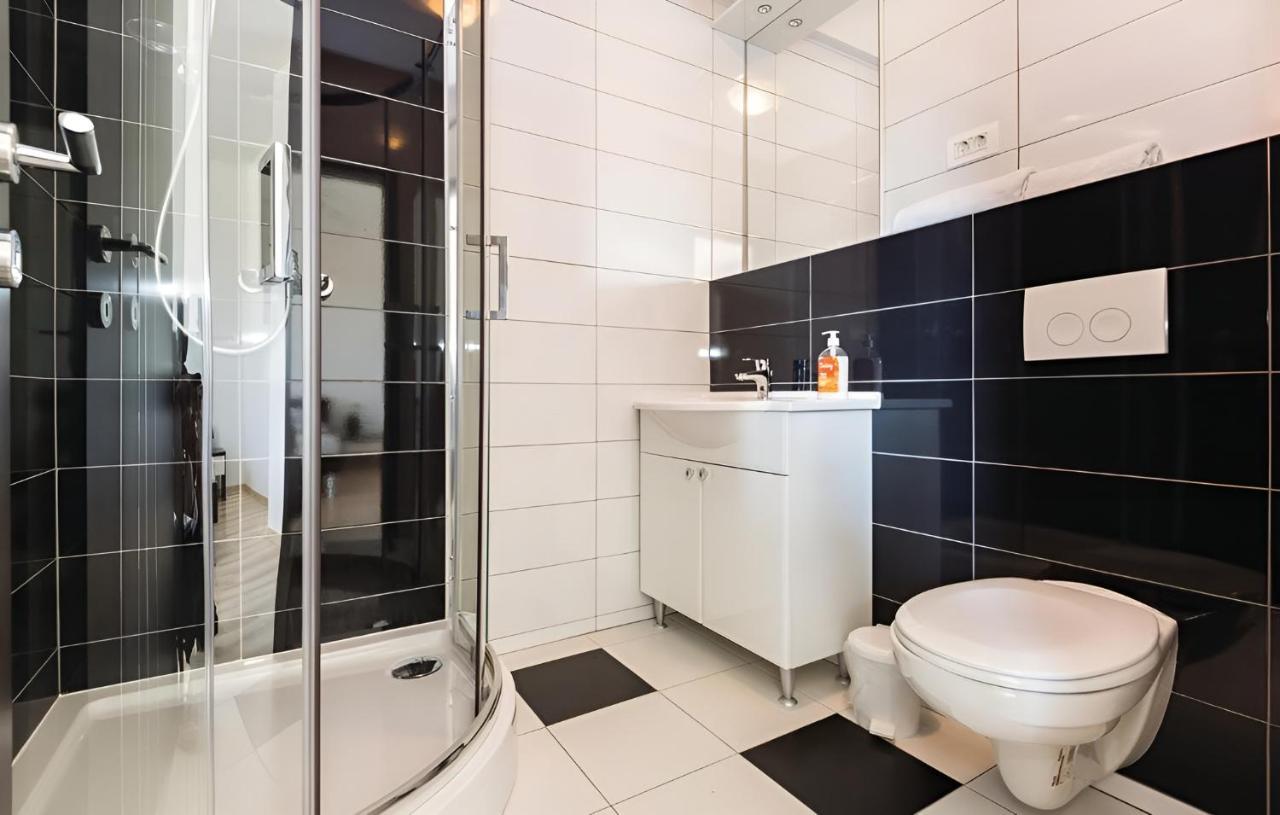 Villa Ivy With Perfect Privacy, Pool, Sauna And Jacuzzi Opanci Экстерьер фото